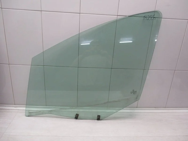 Стекло двери Peugeot 308 Sw 2009 9201K8 9HZ (DV6TED4), переднее левое