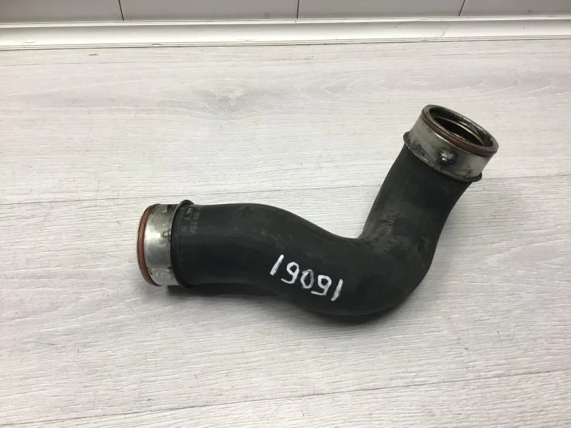 Патрубок интеркулера Mercedes-Benz C-Class 2000 A2035280182 СЕДАН 111.955
