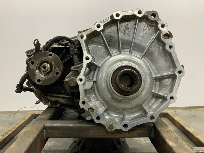 Раздаточный редуктор КПП раздатка Nissan Navara 2006 33100EA30A ПИКАП YD25DDTI