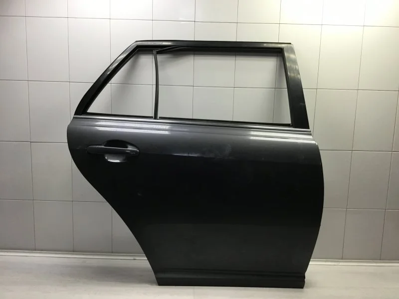 Дверь Toyota Avensis 2005 6700305130 УНИВЕРСАЛ 1CDFTV, задняя правая