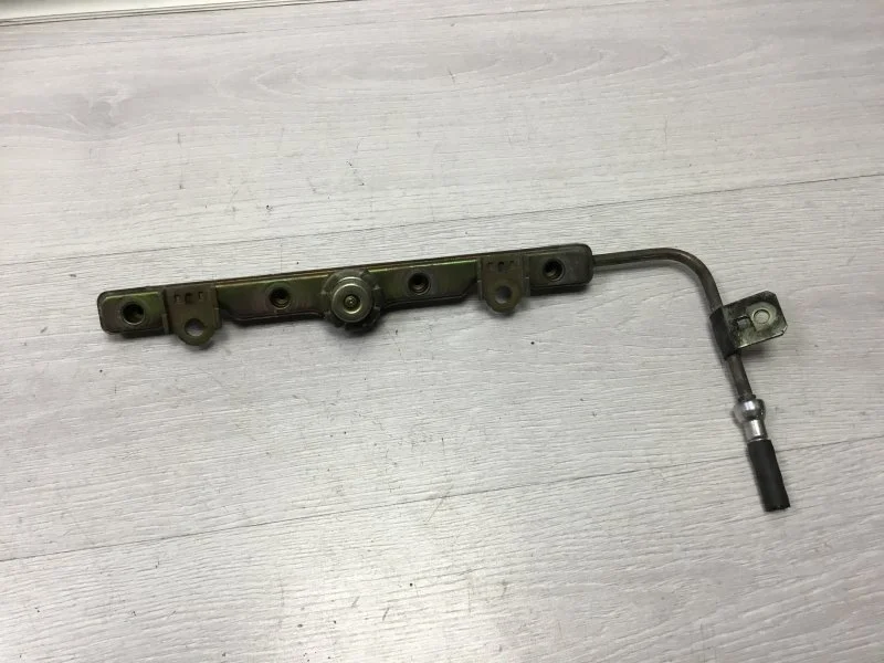 Рампа топливная Toyota Corolla 2002 2380722030 ХЭТЧБЕК 3ZZ-FE