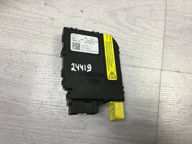 Блок подрулевых переключателей Volkswagen Golf 2004 1K0953549 BCA