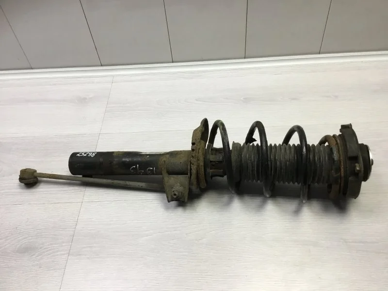 Стойка подвески Volkswagen Golf 2005 1K0413031BE ХЭТЧБЕК BGU, передняя правая