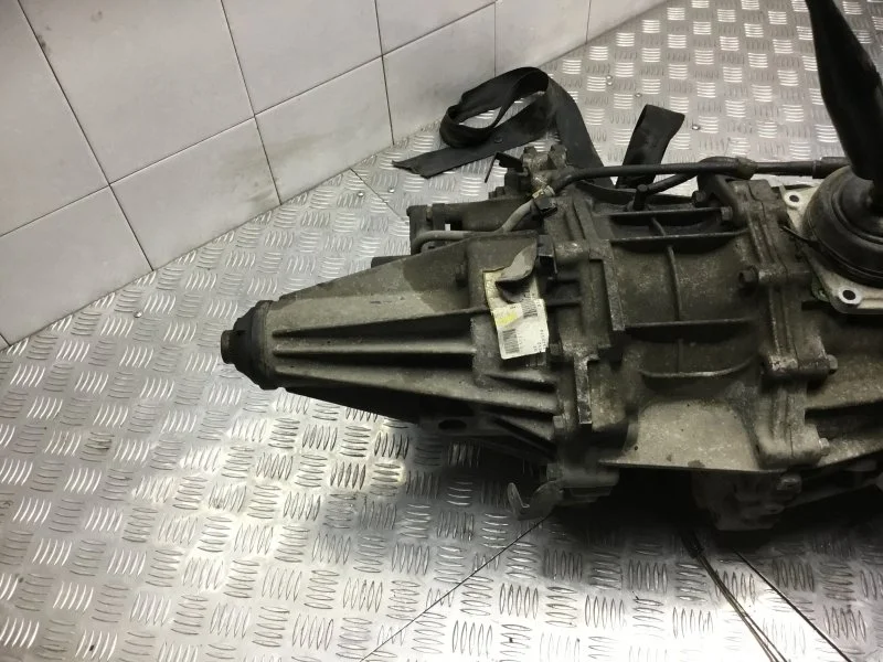 Раздаточный редуктор КПП раздатка Nissan Navara 2007 33100EA301 ПИКАП YD25DDTI