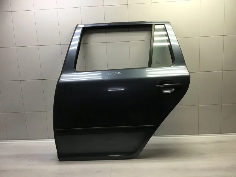 Дверь Skoda Octavia 2005 1Z9833055 УНИВЕРСАЛ BLF, задняя левая