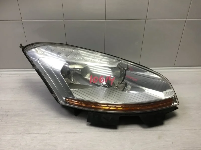 Фара Citroen Grand Picasso 2007 6206A8 1.6, передняя правая