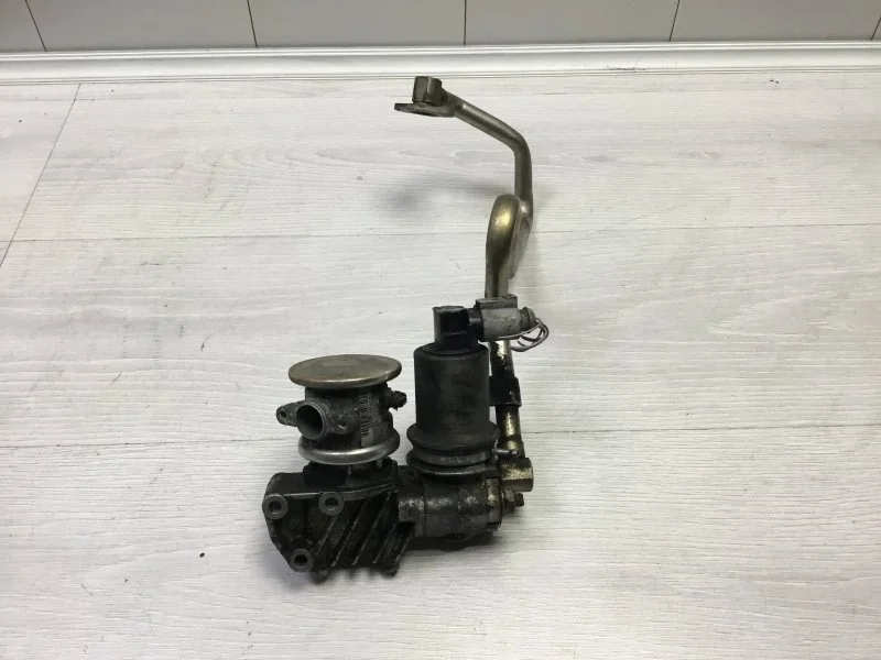 Клапан рециркуляции газов ЕГР Audi A3 2001 06A131501G 1.8