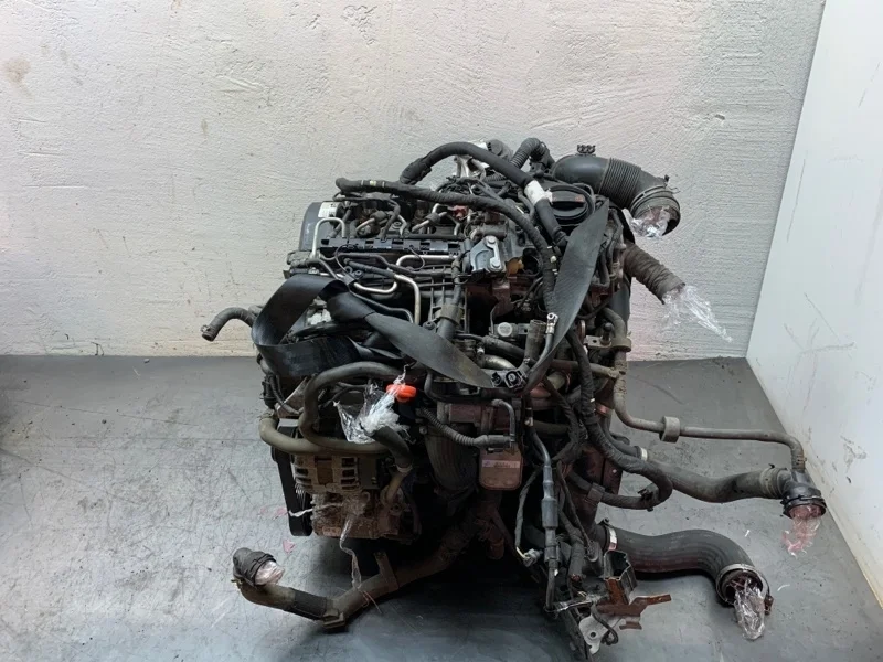 Двигатель Volkswagen Passat 2012 CAYC УНИВЕРСАЛ CAYC