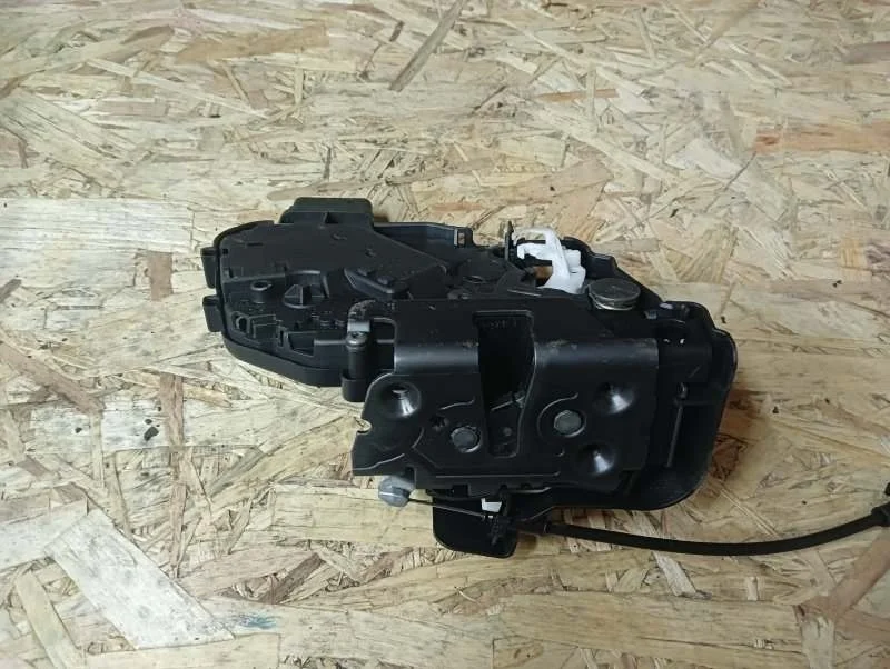 Замок двери Volvo Xc70 2012 31253676 УНИВЕРСАЛ D 5244 T17, задний правый