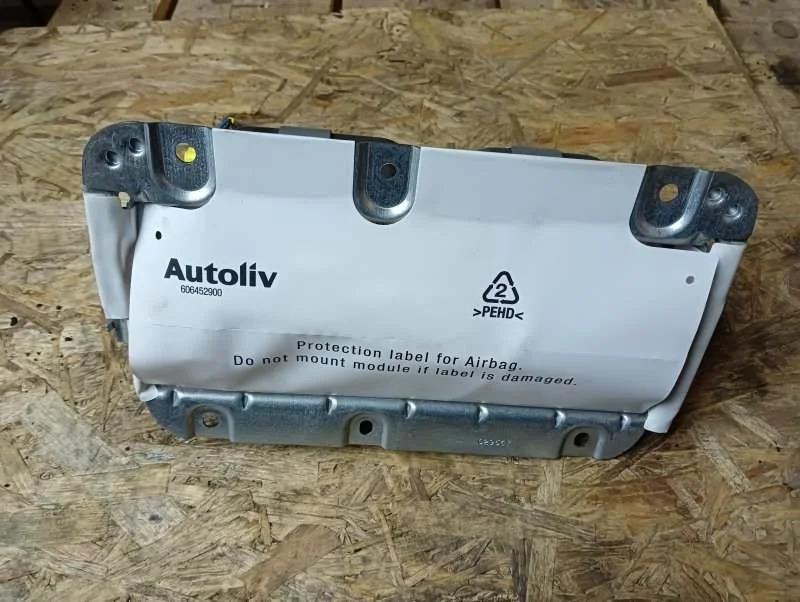 Подушка безопасности пассажира Volvo Xc70 2012 31271211 УНИВЕРСАЛ D 5244 T17