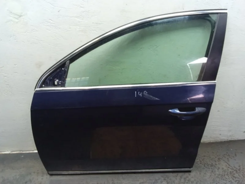 Дверь Volkswagen Passat 2012 3AA831055 УНИВЕРСАЛ CAYC, передняя левая