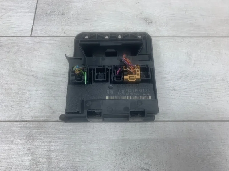 Блок комфорта Volkswagen Golf 2005 1K1907348A ХЭТЧБЕК BGU