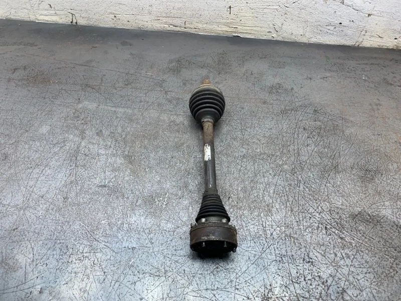 Полуось Skoda Octavia 2013 1K0407271LB УНИВЕРСАЛ CAYC, передний левый