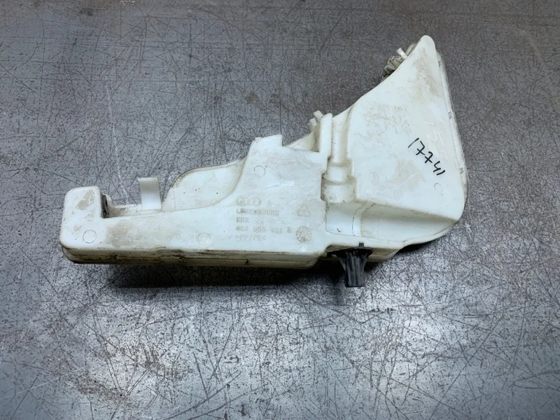 Бачок омывателя Audi A7 2010 4G8955451B СЕДАН CDUC