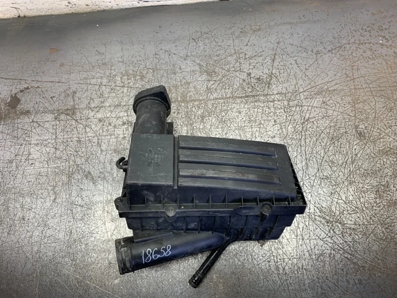 Корпус воздушного фильтра Volkswagen Golf 2007 3C0129607BE УНИВЕРСАЛ BLS