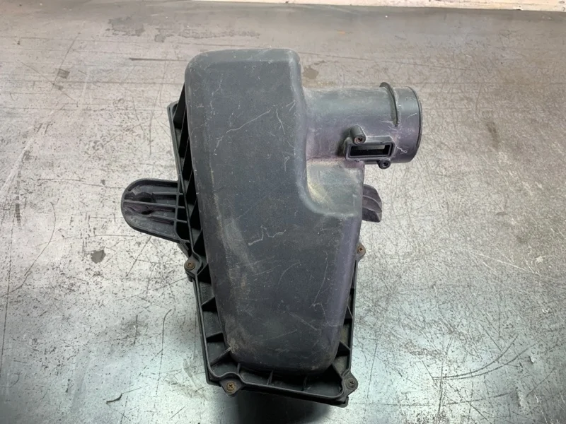 Корпус воздушного фильтра Ford S-Max 2006 1518431 МИНИВЭН QYWA