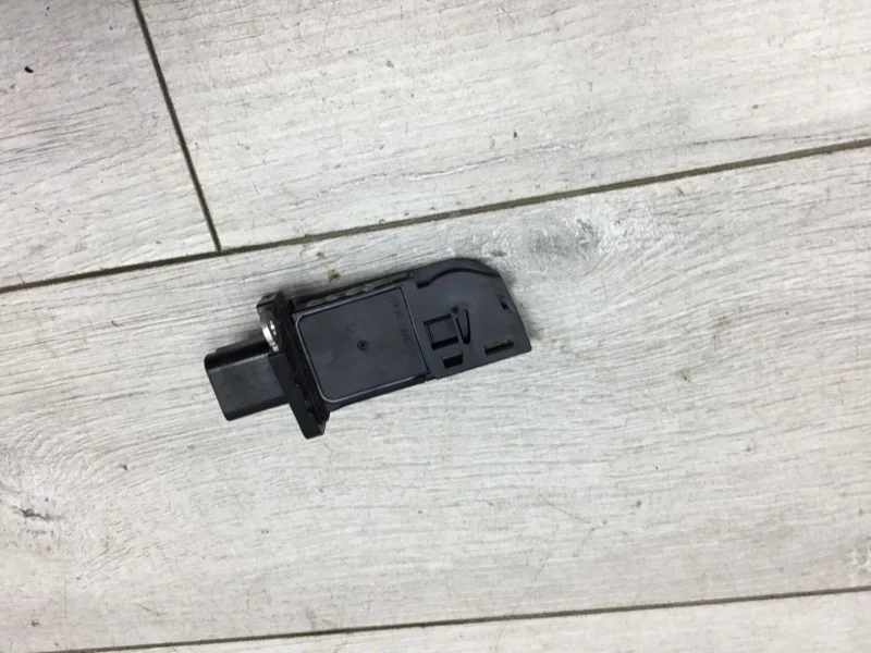 Расходомер Ford Fiesta 2010 8V2112B579AA ХЭТЧБЕК TZJA