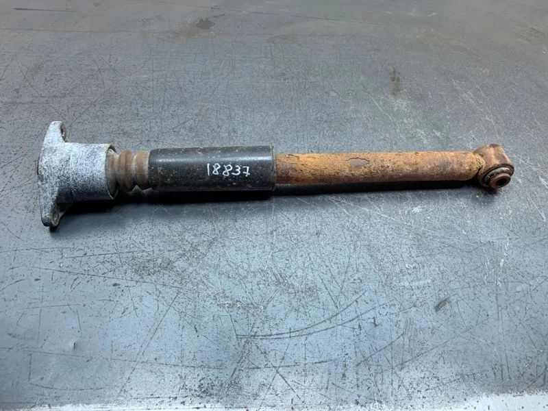 Стойка подвески Audi A4 2004 8E0513036AF УНИВЕРСАЛ ALZ, задняя