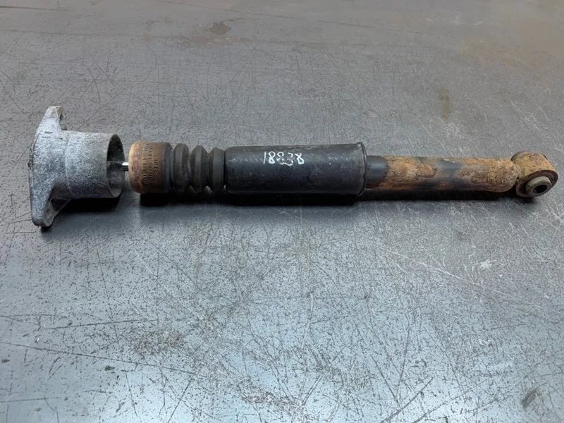 Стойка подвески Audi A4 2004 8E0513036AE СЕДАН AVF, задняя