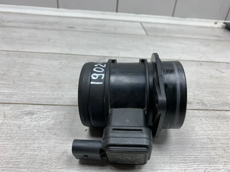 Расходомер Volkswagen Passat 2012 03L906461 УНИВЕРСАЛ CAYC