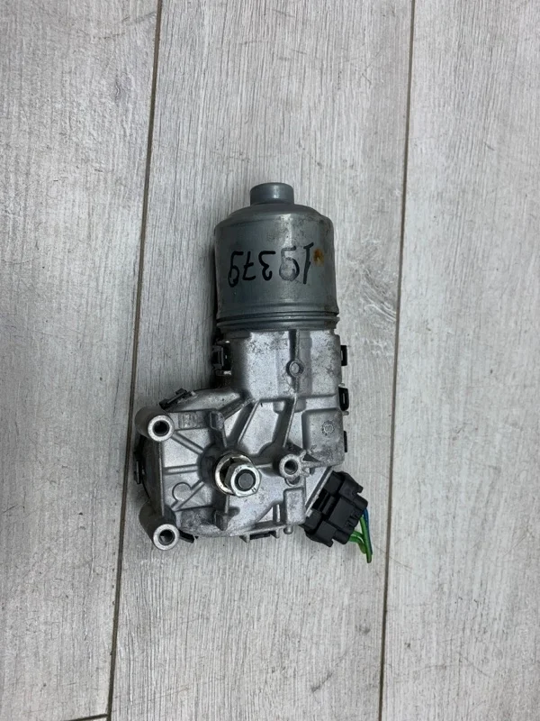 Моторчик дворников Peugeot Partner 2010 0390241621 ФУРГОН 9HZ DV6TED4BU