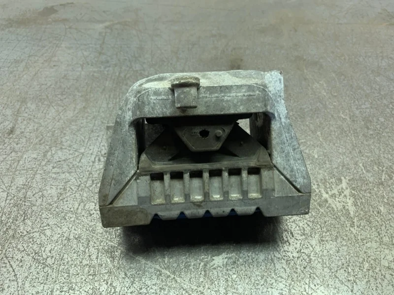 Подушка двигателя Volkswagen Golf 2005 1K0199262 ХЭТЧБЕК BGU