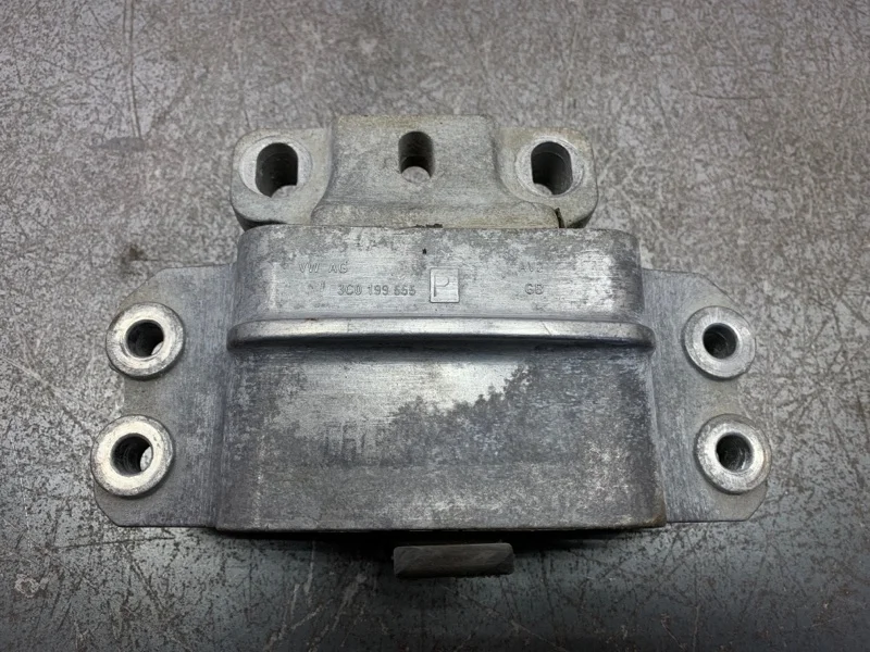 Подушка двигателя Volkswagen Passat 2008 3C0199555 УНИВЕРСАЛ BLS, передняя левая