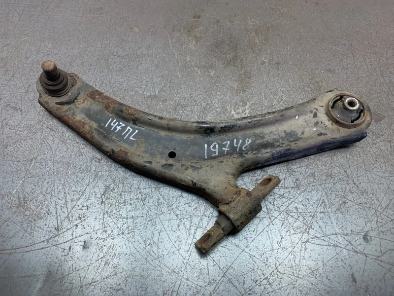 Рычаг подвески нижний Nissan Qashqai 2013 54501BB00A КРОССОВЕР R9M, передний левый