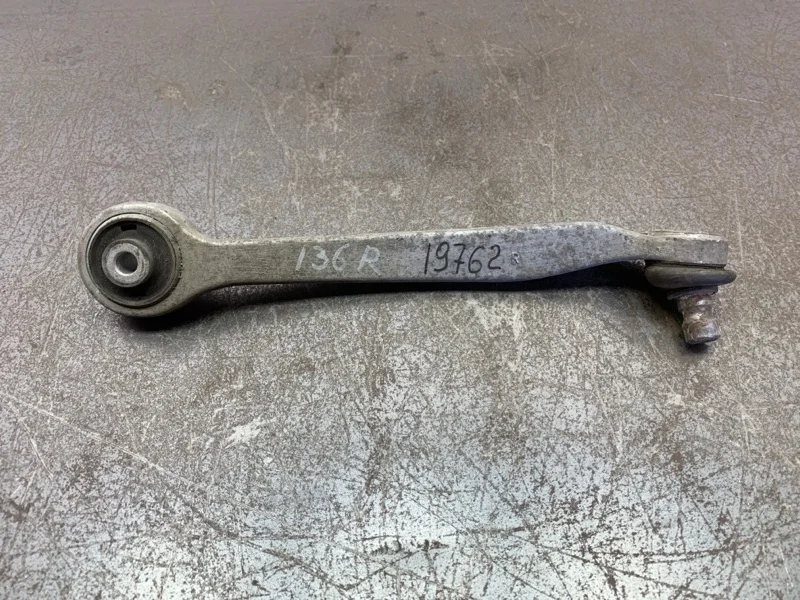 Рычаг подвески Audi A4 2004 8E0407506A СЕДАН AVF, передний правый