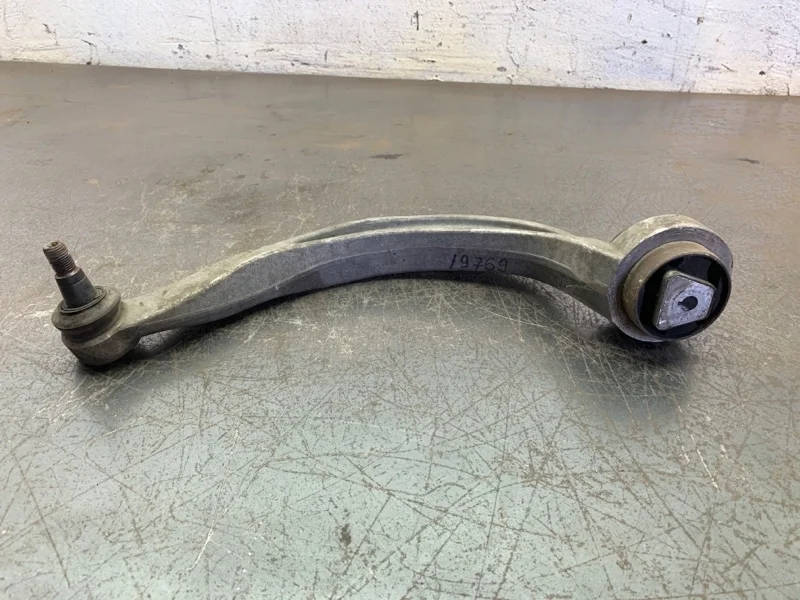 Рычаг подвески Audi A7 2010 8K0407696G СЕДАН CDUC, передний правый