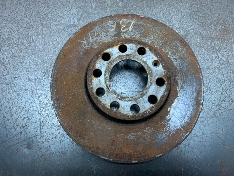 Диск тормозной Audi A4 2004 8E0615301Q СЕДАН AVF, передний правый