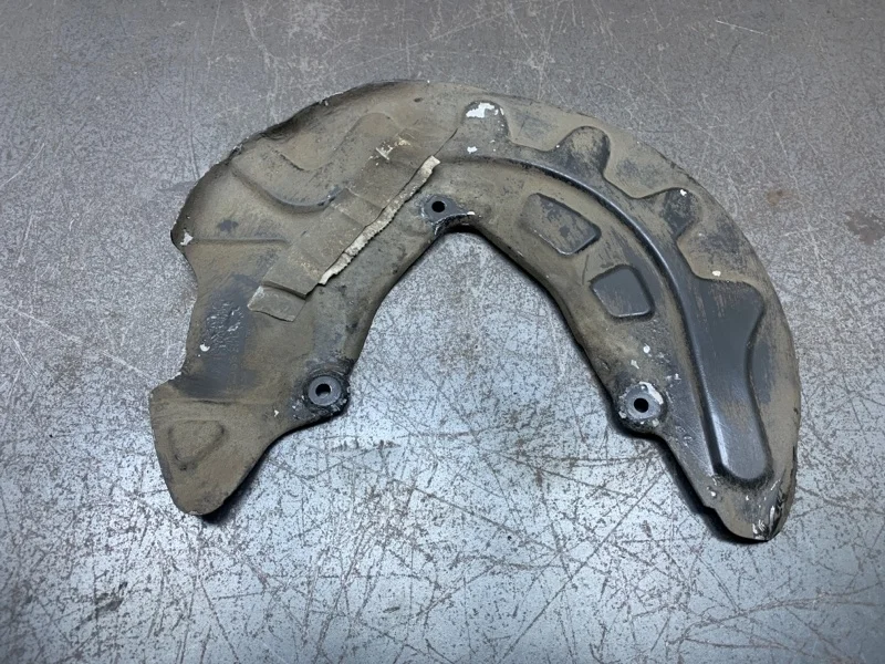 Пыльник тормозного диска Audi A3 2013 5Q0615311G УНИВЕРСАЛ CMBA, передний левый