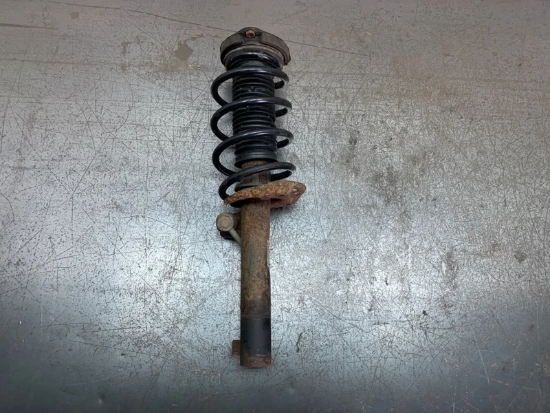 Амортизатор в сборе с пружиной Volkswagen Golf 2006 1K0413031BF ХЭТЧБЕК BLS, передний правый