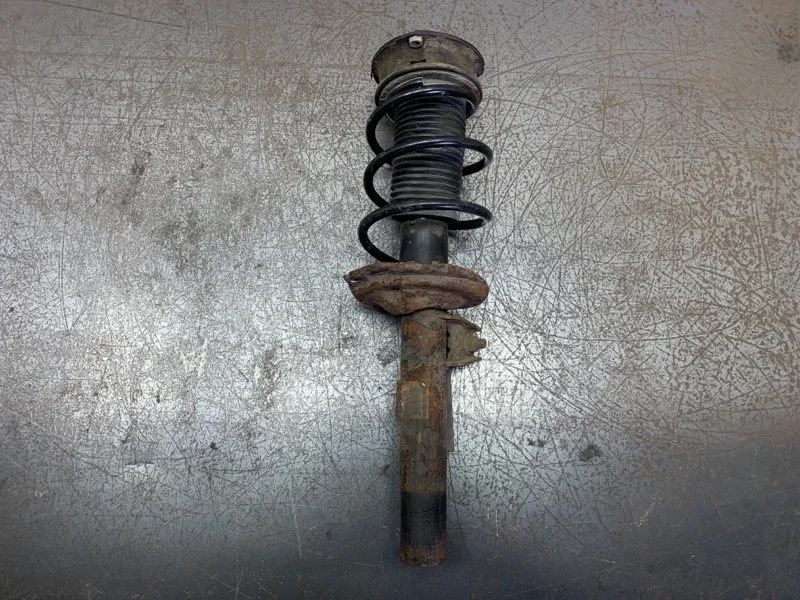 Амортизатор в сборе с пружиной Audi A3 2013 5Q0413023DA УНИВЕРСАЛ CMBA, передний правый