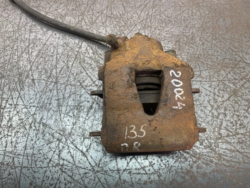 Суппорт тормозной Volkswagen Golf 2006 1K0615124D ХЭТЧБЕК BLS, передний правый