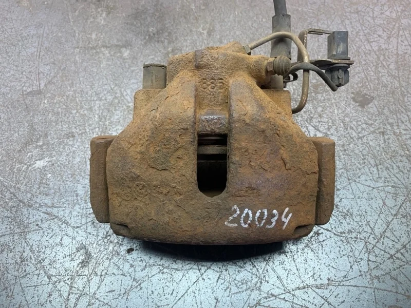 Суппорт тормозной Audi A4 2004 8E0615124A СЕДАН AVF, передний правый