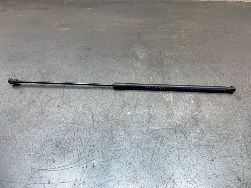 Амортизатор капота Volkswagen Golf 2005 1K0823359A ХЭТЧБЕК BGU