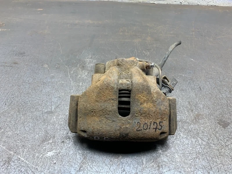 Суппорт тормозной Volkswagen Passat 2008 1K0615124E УНИВЕРСАЛ BLS, передний правый