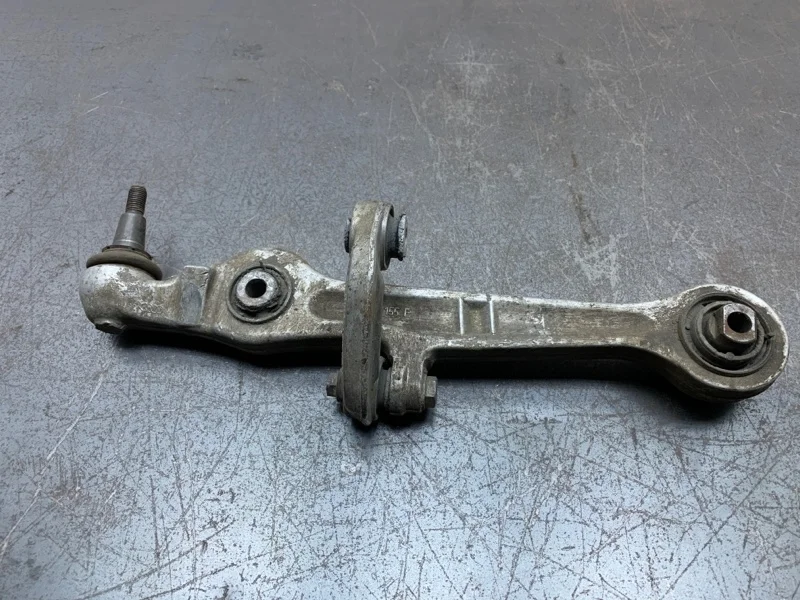 Рычаг подвески Audi A4 2004 8E0407155E УНИВЕРСАЛ ALZ, передний