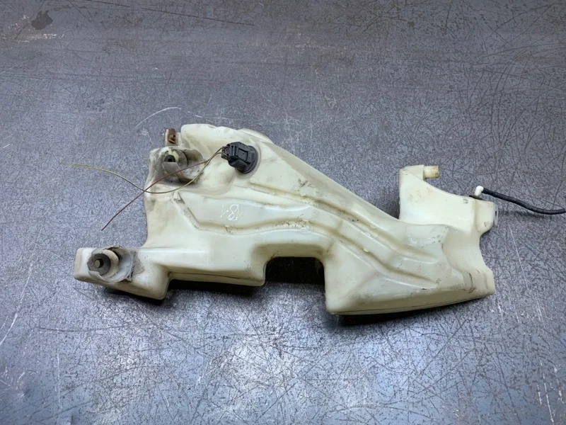 Бачок омывателя Audi A4 2005 8E0955451AN УНИВЕРСАЛ ALZ