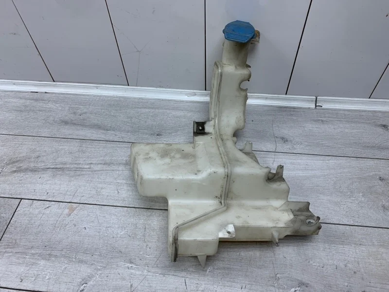 Бачок омывателя Volkswagen Passat 2006 3C0955453P УНИВЕРСАЛ BKP