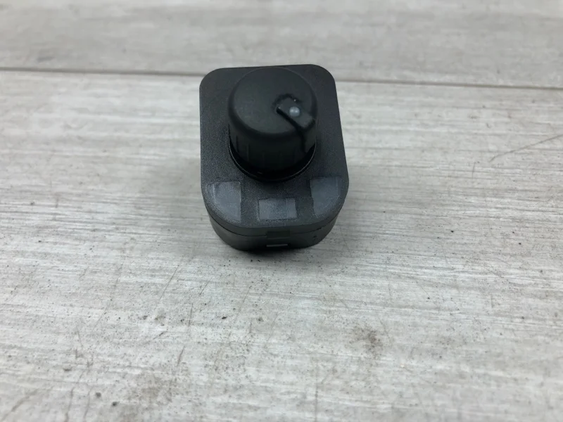 Блок управления зеркалами Audi A4 2005 8E0959565 УНИВЕРСАЛ ALZ