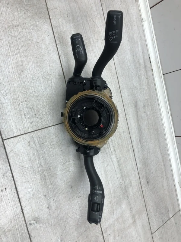 Подрулевой переключатель стрекоза Audi A6 2007 4F0953549A УНИВЕРСАЛ BPP