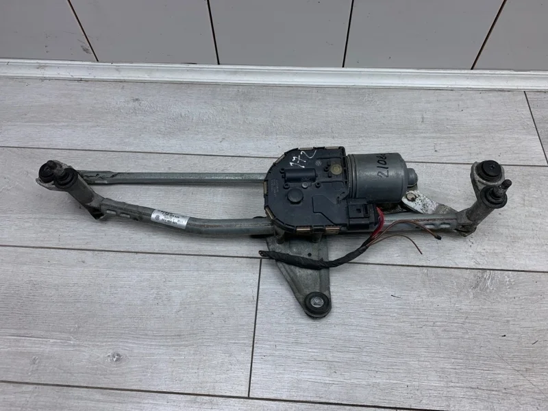 Трапеция дворников с двигателем Volkswagen Passat 2006 3C1955119A УНИВЕРСАЛ BKP