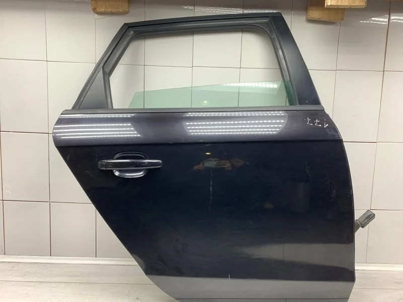 Дверь Audi A4 2008 8K9833052D УНИВЕРСАЛ CAGA, задняя правая