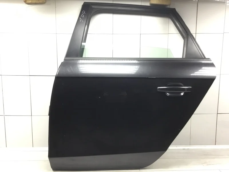 Дверь Audi A4 2008 8K9833051D УНИВЕРСАЛ CAGA, задняя левая