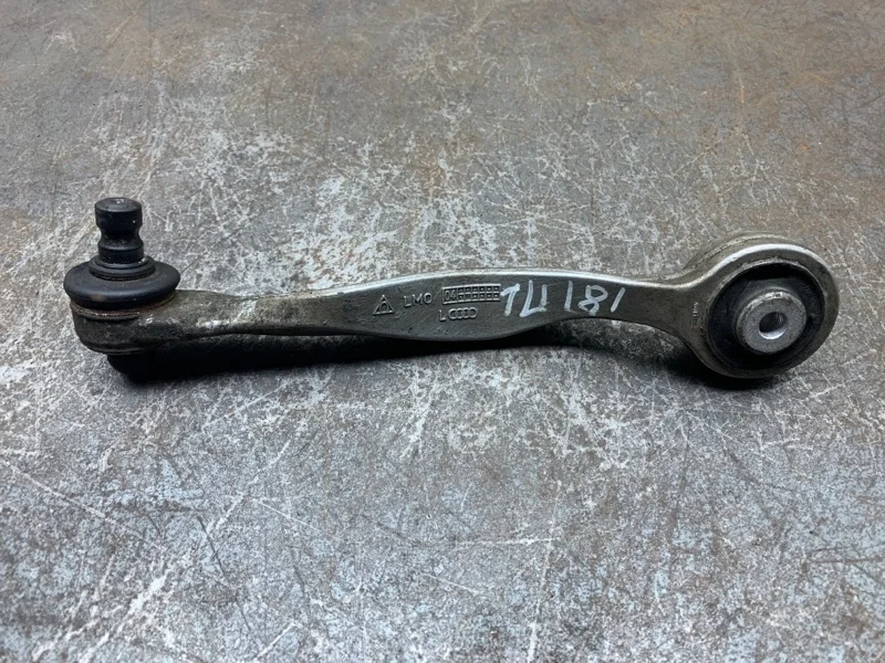 Рычаг поворотного кулака Audi A4 2005 8E0407509P УНИВЕРСАЛ ALZ, передний левый