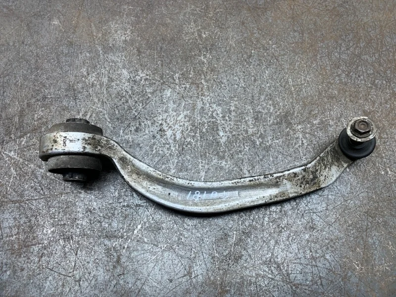 Рычаг поворотного кулака Audi A4 2005 8E0407693AL УНИВЕРСАЛ ALZ, передний левый