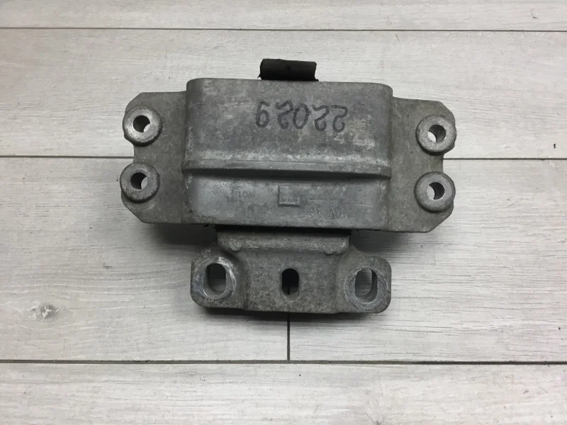 Подушка двигателя Audi A3 2004 1K0199555L ХЭТЧБЕК BGU