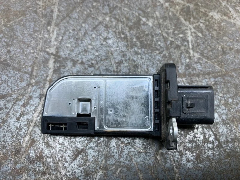 Расходомер Ford Fiesta 2011 8V2112B579AA ХЭТЧБЕК TZJB